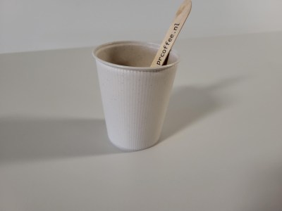 PR Coffee - houten lepel in beker
